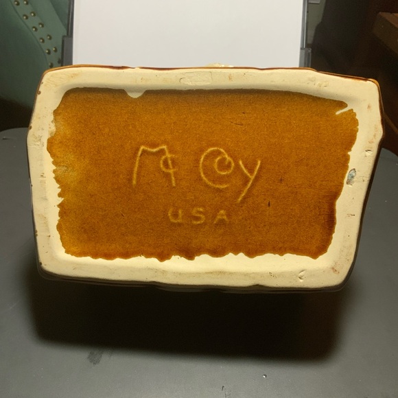 McCoy USA Spinning wheel planter with Scottie dog and cat. Vintage mid 1900s - Picture 4 of 11